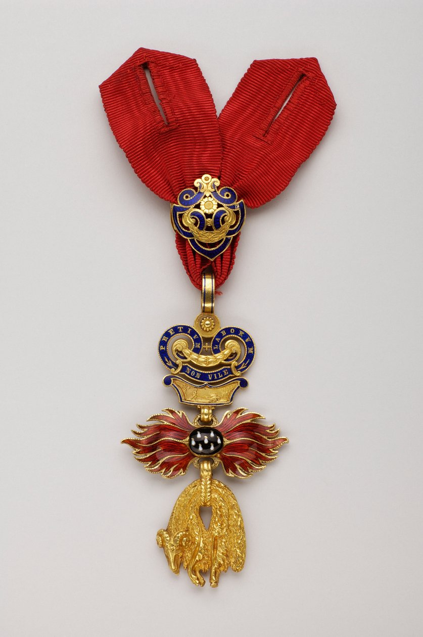 Řád zlatého rouna: Rakouské zlaté rouno - Zmenšený odznak - 1850-1900 - Zlato a smaragdy - V: 7,6 cm; Š: 4,5 cm; Hmotnost: 42 g - Soukromý odběr od Anonymous Anonymous