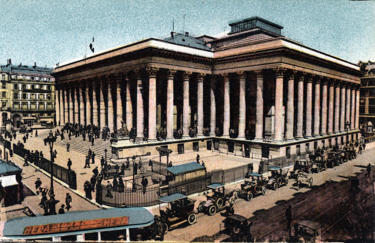 Paříž: vnější pohled na Palais Brongniart (Pařížská burza), postavený v letech 1808-1826 Alexandrem Brongniartem (1770-1847). Fotografie z roku 1920 v „Uměleckém albu“ města Paříže. Soukromá sbírka. od Anonymous Anonymous