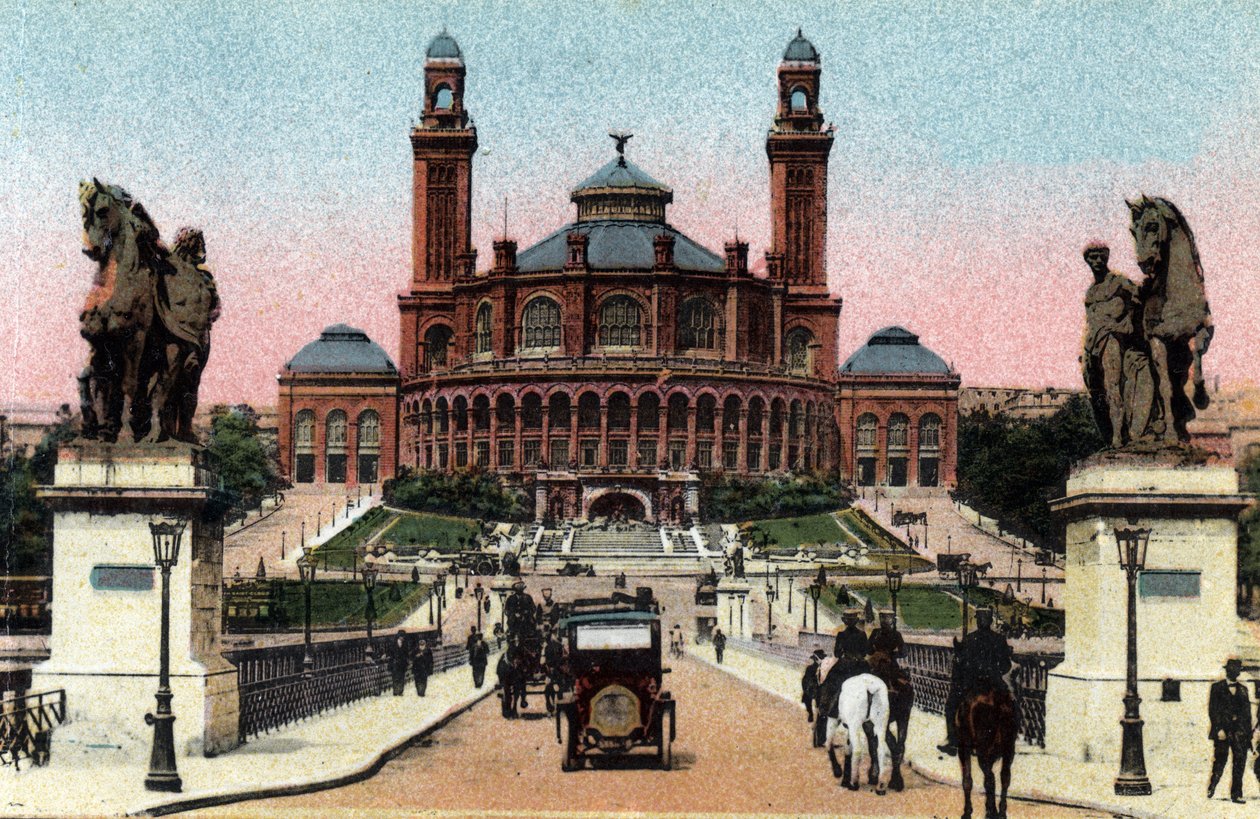 Paříž: vnější pohled na Palais du Trocadero a most Iena. Fotografie z roku 1920 v „Uměleckém albu“ města Paříže. Soukromá sbírka. od Anonymous Anonymous