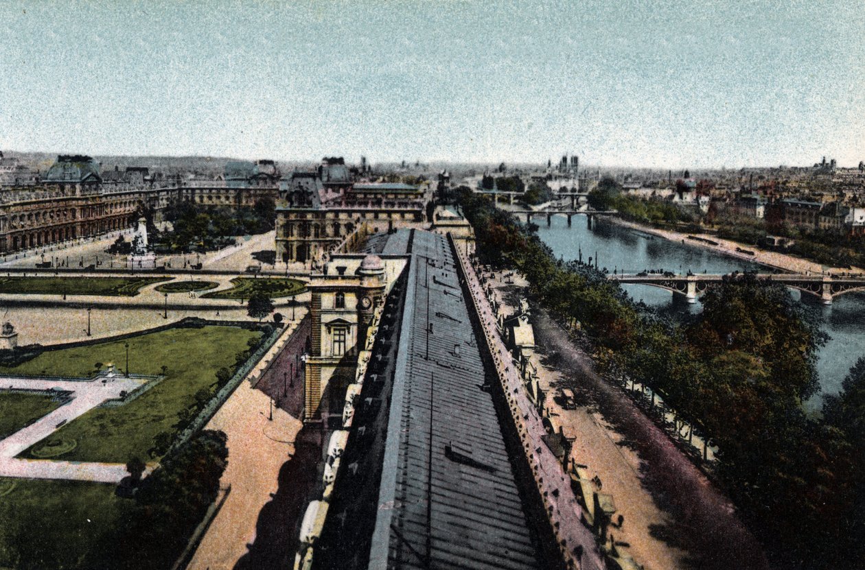 Paříž: panorama směrem k Louvru. La Seine a Cathedrale Notre Dame (Notre-Dame), vpravo. Fotografie z roku 1920 v „Uměleckém albu“ města Paříže. Soukromá sbírka. od Anonymous Anonymous