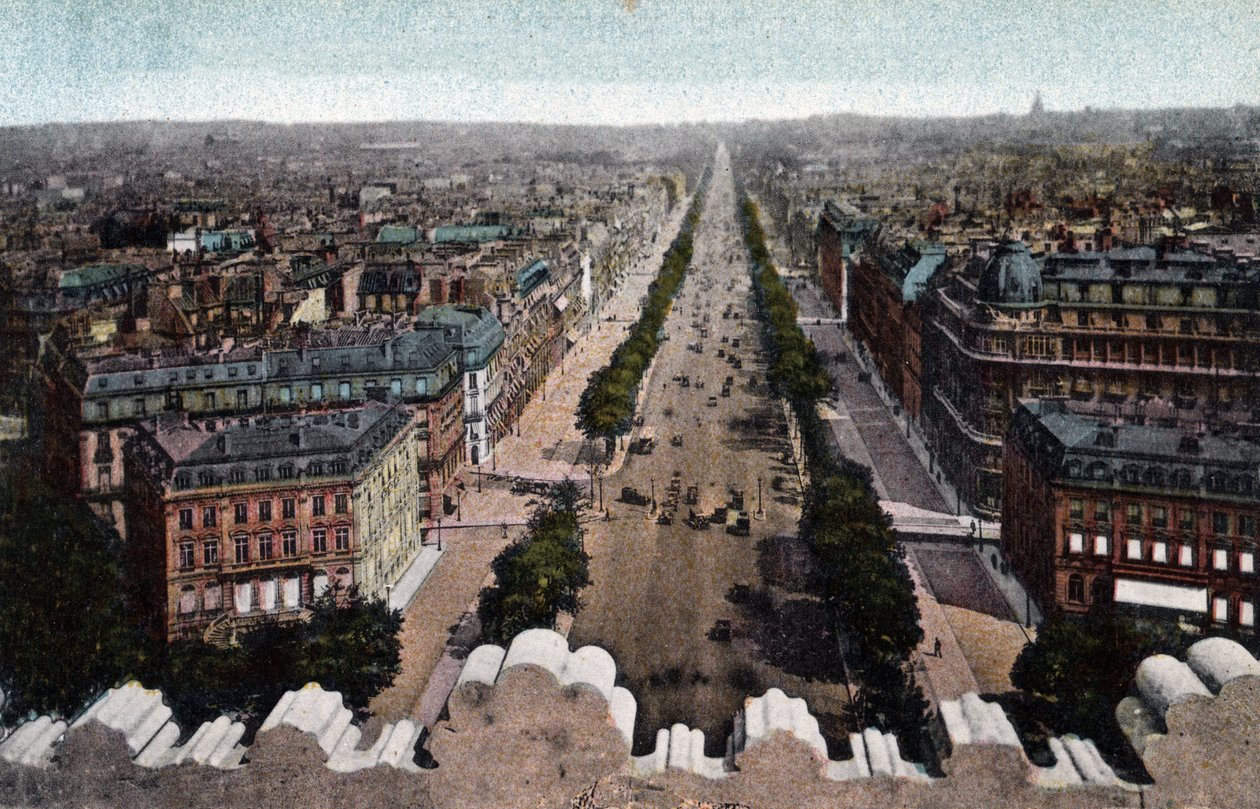 Paříž: pohled na Avenue des Champs Elysees (Champs-Elysees) z Vítězného oblouku, Place de l