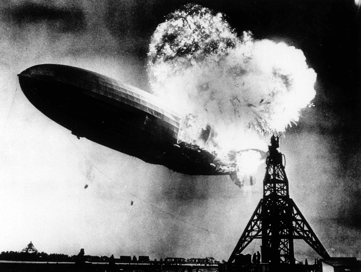 Katastrofa Hindenburg 6. května od Anonymous Anonymous