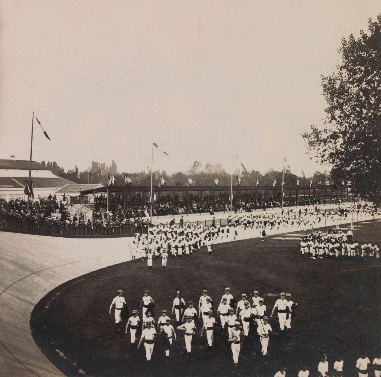 Univerzální výstava 1900 - Expozice Universelle de 1900 v Paříži: Exposition de Vincennes, gymnastická soutěž - soukromá sbírka od Anonymous Anonymous