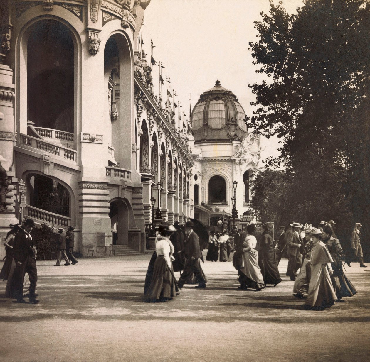 Univerzální výstava 1900 - Výstava Universelle de 1900 v Paříži: Pohled pořízený na Champs de Mars - soukromá sbírka od Anonymous Anonymous