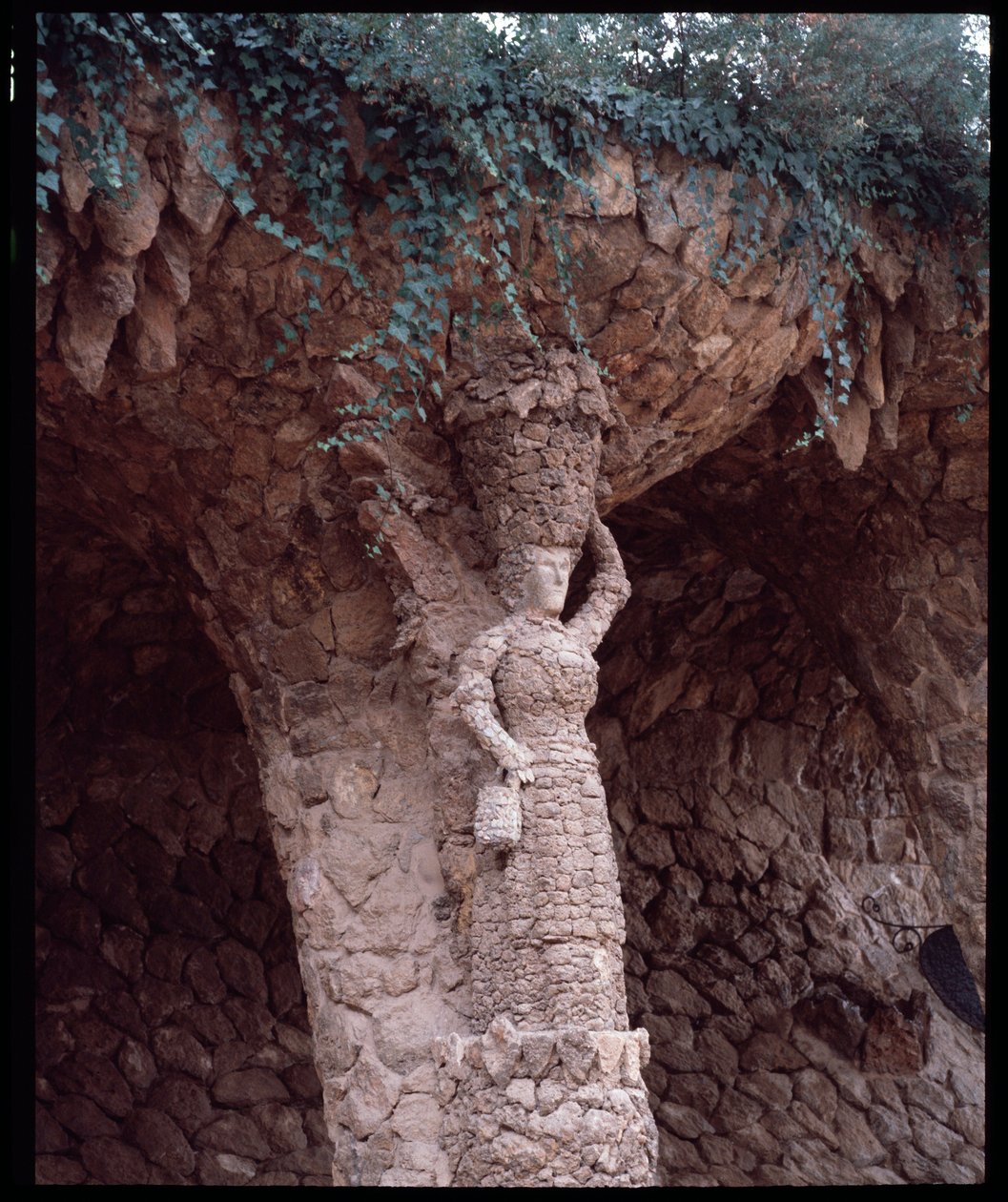 Art Nouveau: Detail sochy parku Guell Architecture od Antoniho Gaudího i Corneta (1852-1926) od Antoni Gaudi