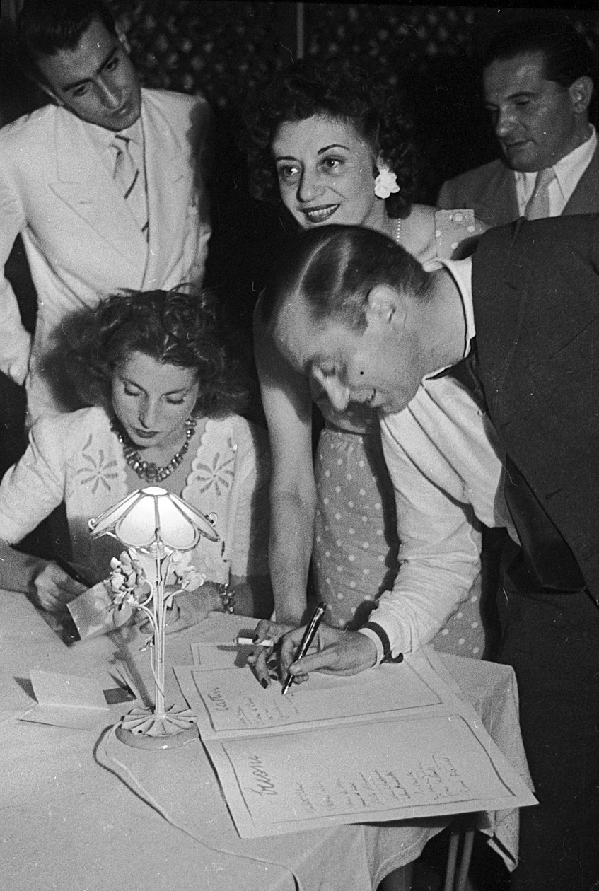Literární cena "Premio Strega": Bucarelli, Contini a Mafai (černobílá fotografie) od Armando Bruni