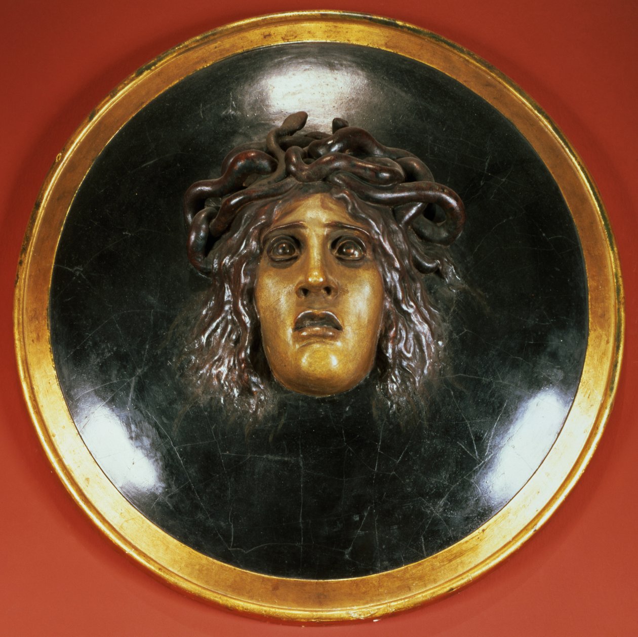 Medúzový štít (malovaný sádrový reliéf) od Arnold Böcklin
