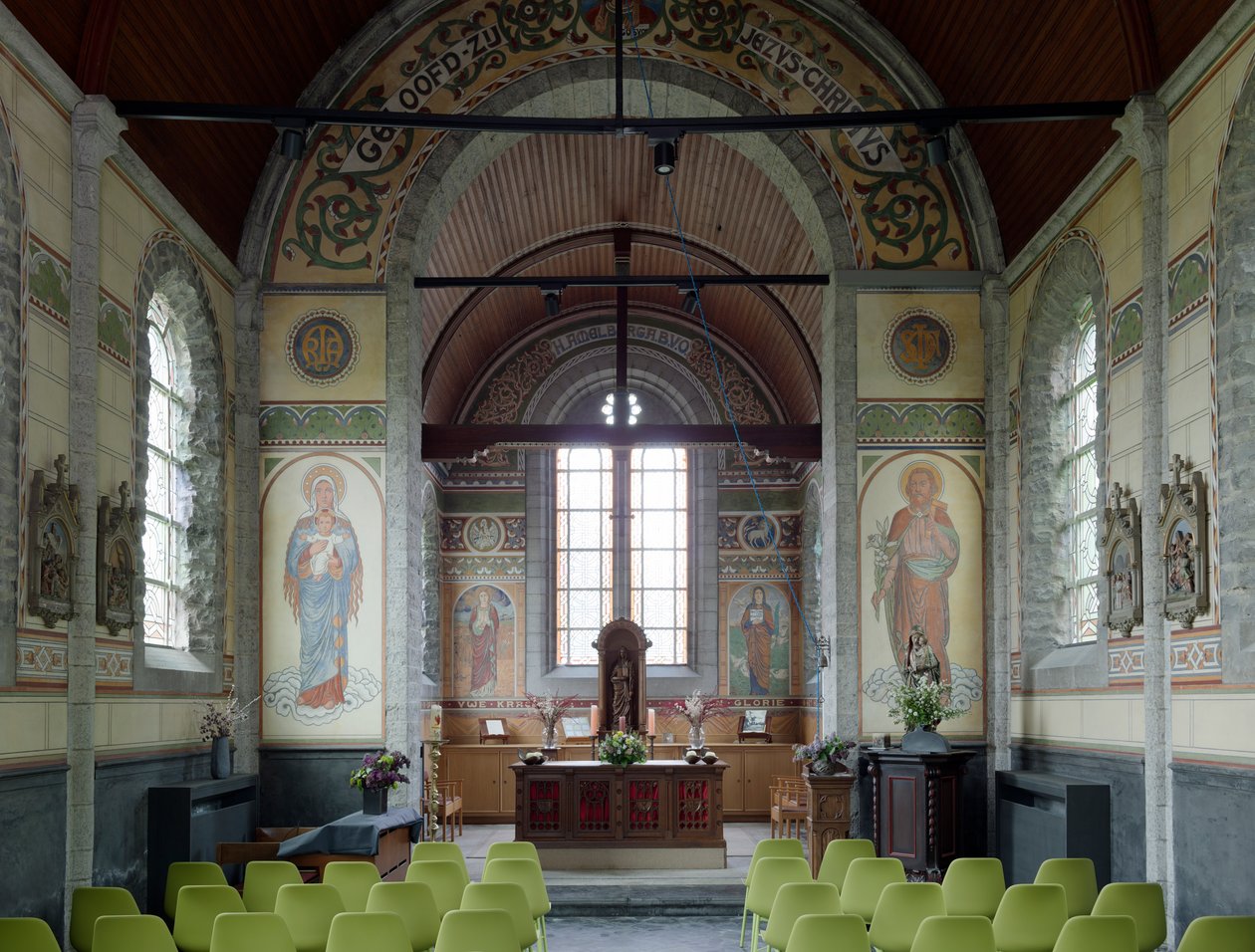 Kaple (Mater, kaple Sint-Amelberga). Interiér. 1915-1916. Architekt Arthur Van Ommeslaeghe. od Arthur Van Ommeslaeghe