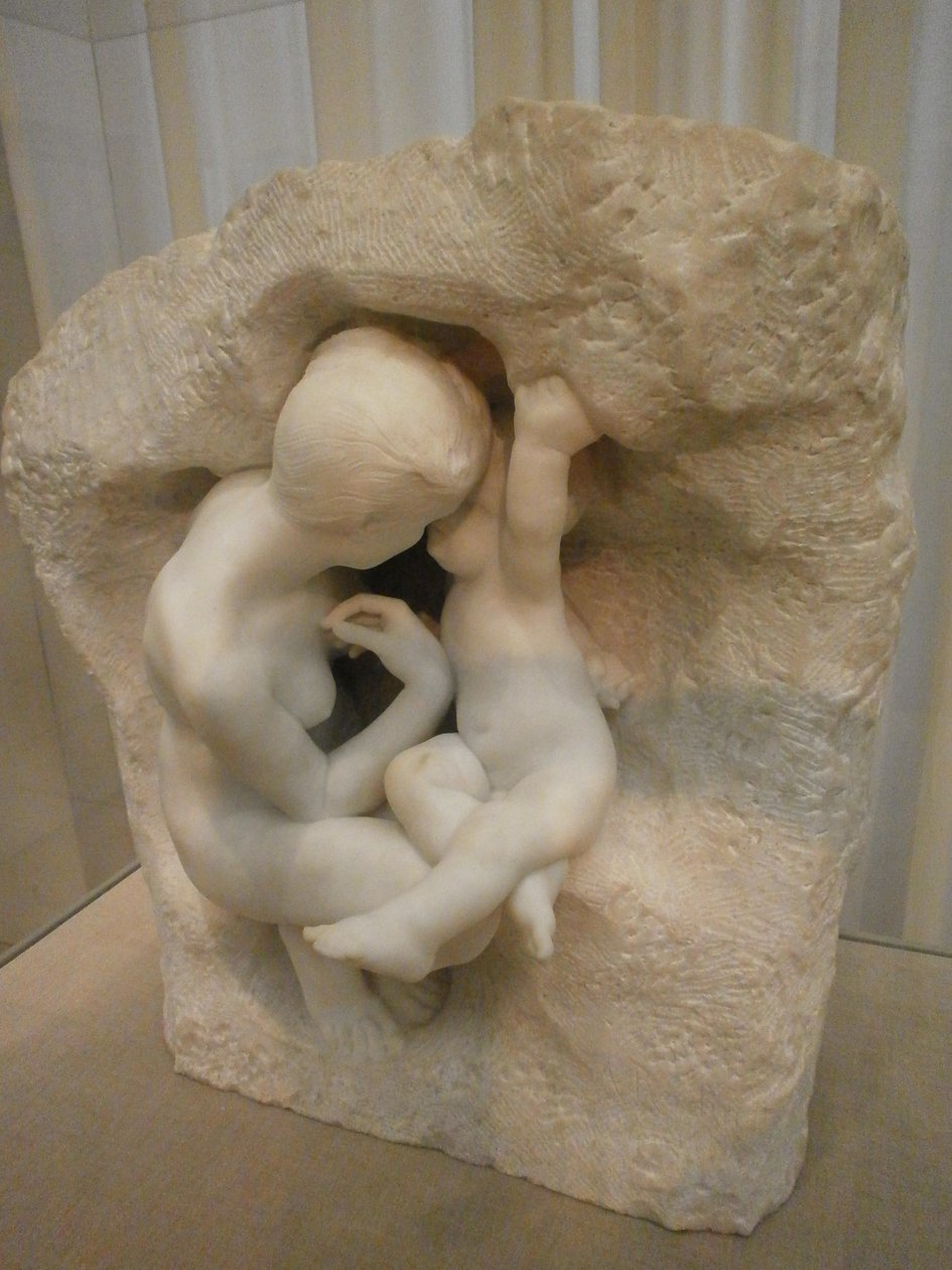 Mladá matka v jeskyni od Auguste Rodin