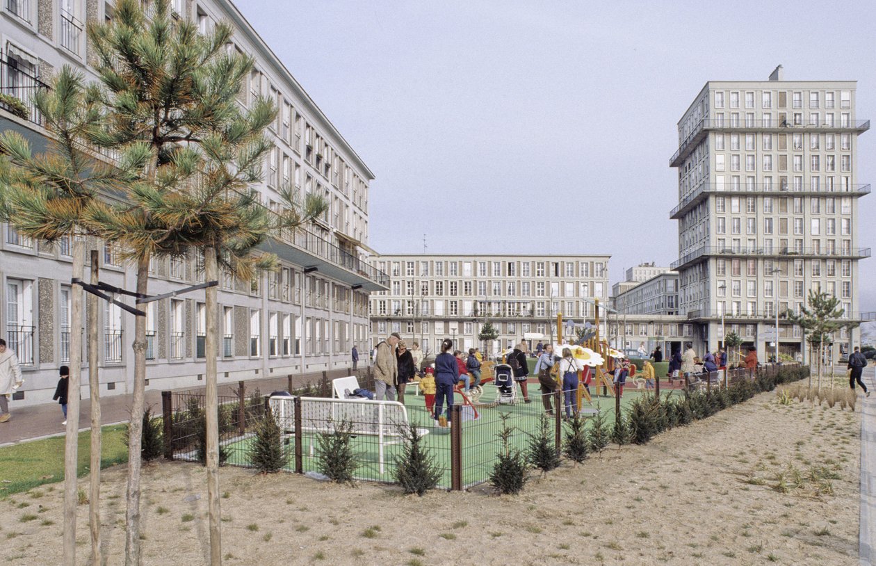Obytná budova v Le Havre (Seine Maritime). Město zapsané na seznam světového dědictví UNESCO dne 15. 7. 2005. Le Havre byl během druhé světové války (1939-1945) nejvíce zničeným městem ve Francii. Obnoveno pod vedením Augusta Perreta (1874-195). od Auguste Perret