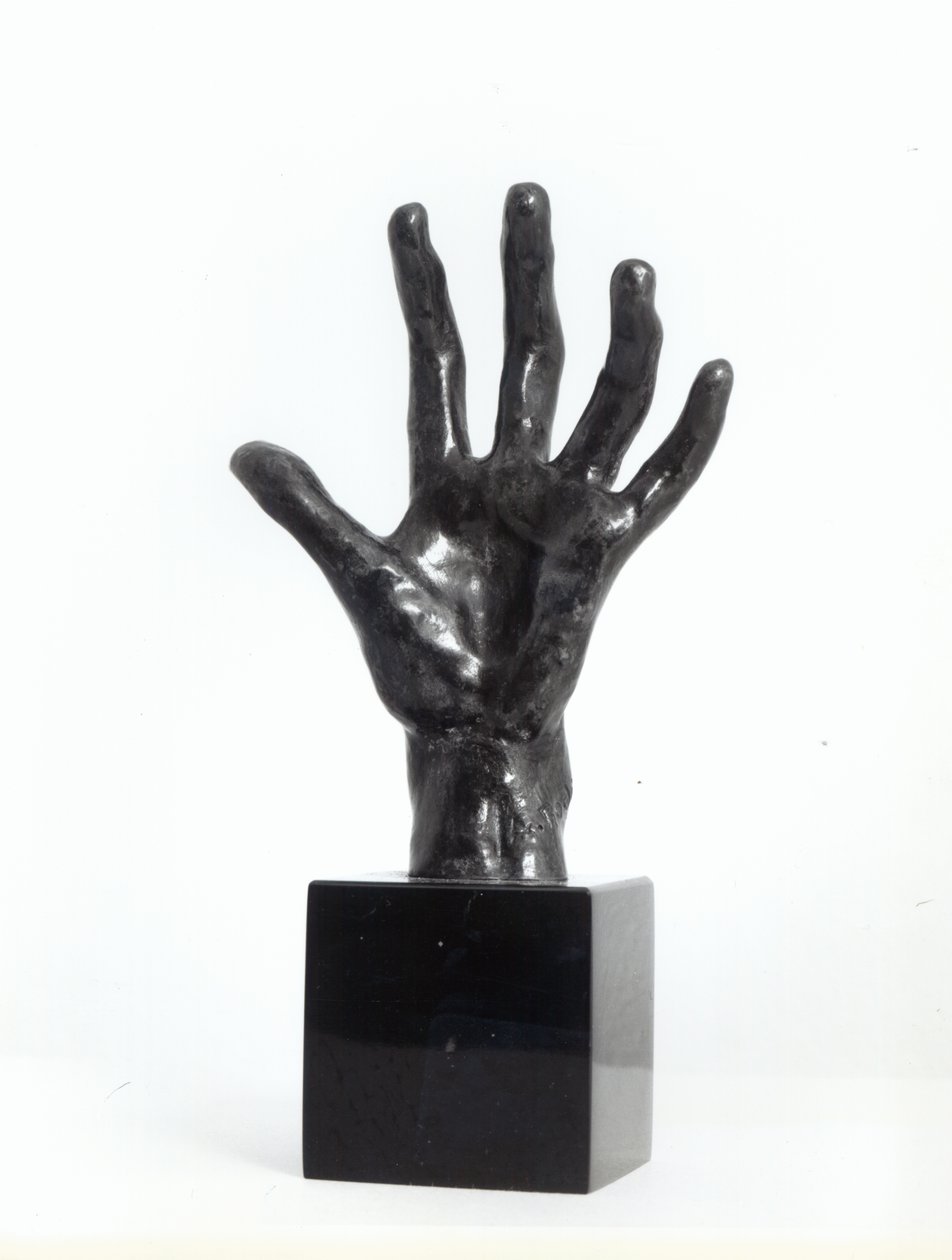 The Hand, obsazení Georgesem Rudierem, Paříž (bronz) od Auguste Rodin