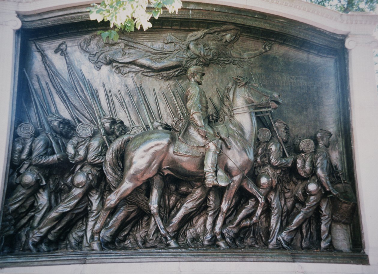 Památník Roberta Goulda Shawa (1837-63) afroamerickému 54. massachusettskému pluku od Augustus Saint Gaudens