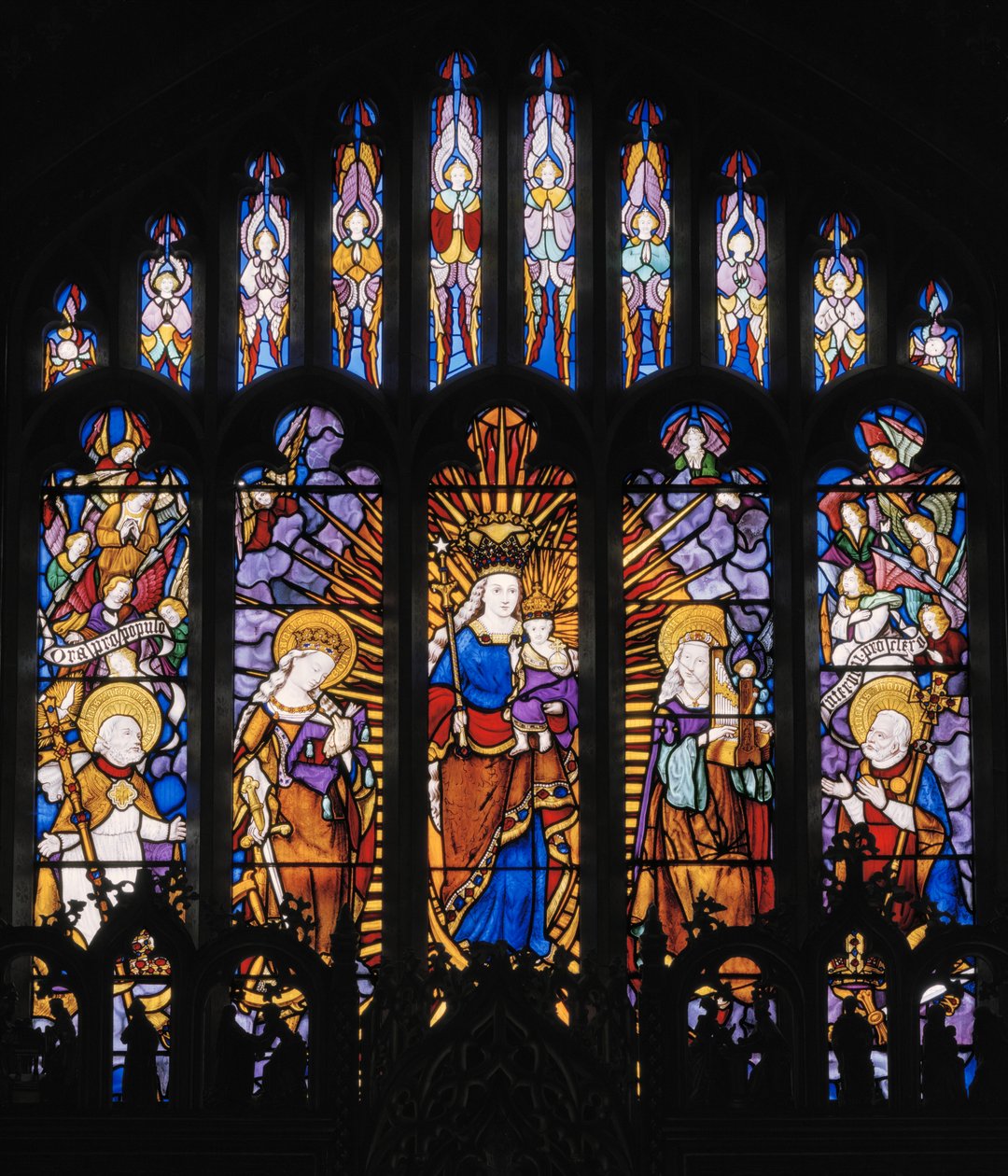 Centrální okno apsidy, Panna a dítě se svatými, 1837 (vitráže) od Augustus Welby Northmore Pugin