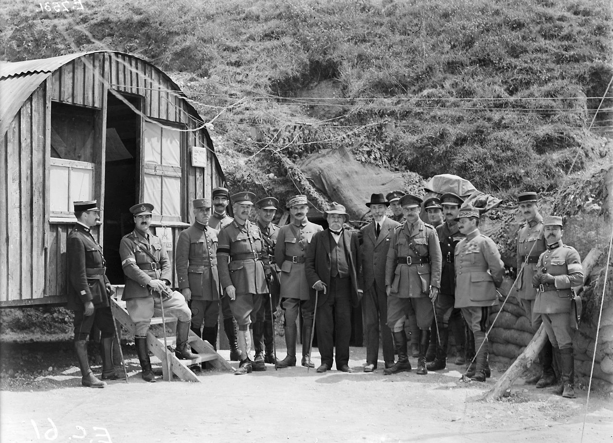 M. Georges Benjamin Clemenceau, francouzský premiér, návštěva 4. divize, jedna jediná návštěva australské fronty, 7. července 1918 od Australian Photographer