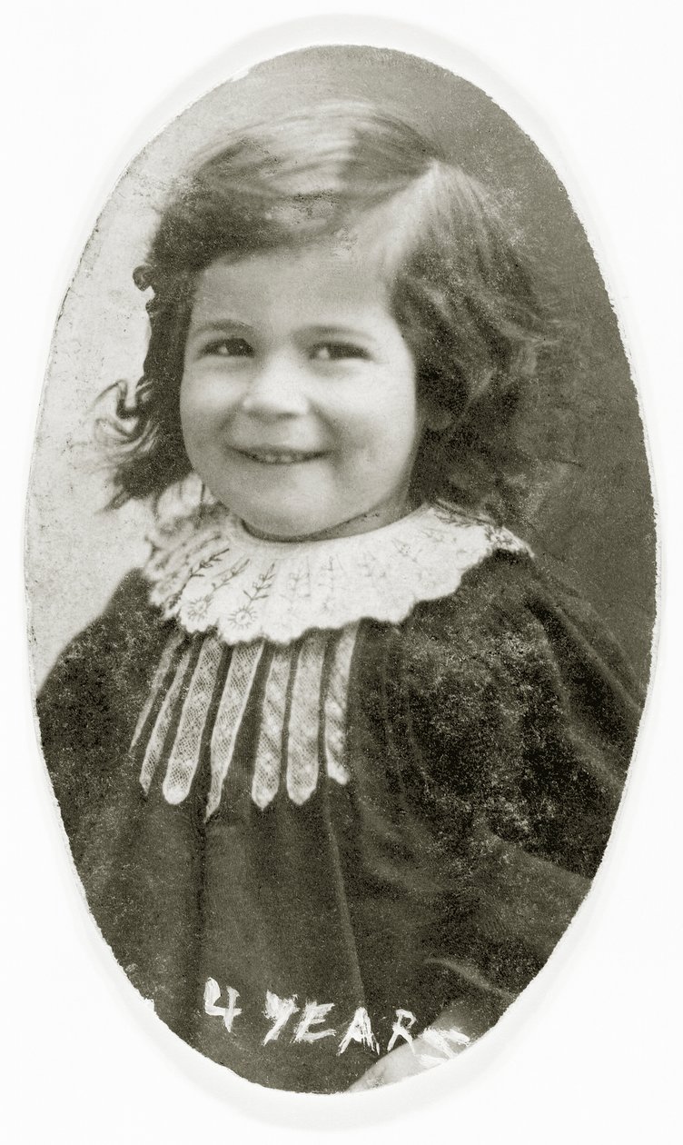 Tina Modotti ve věku 4 let, Ferlach, Rakousko, 1901 od Austrian Photographer
