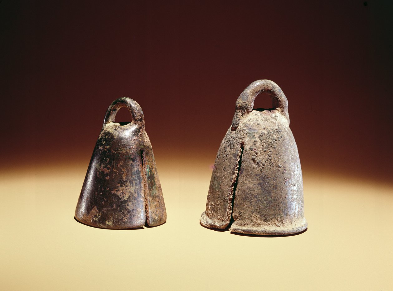 Koňské zvony, z Babylonu, Irák, cca 700 př.nl (bronz) od Babylonian