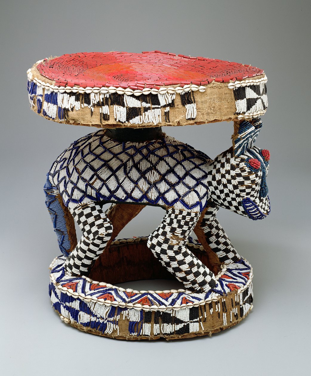 Trůn, africký (dřevo a korálky) od Bamileke Culture Bamileke Culture
