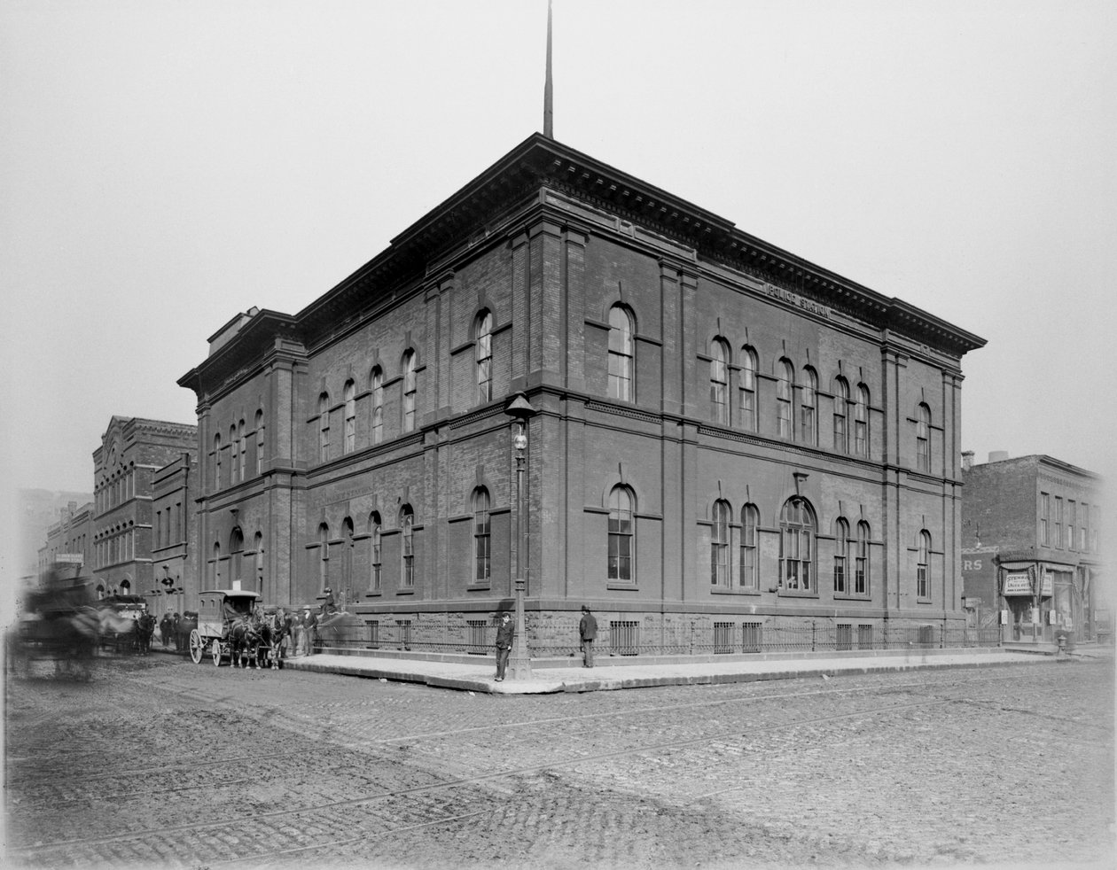 Policejní stanice Harrison Street, Chicago, Illinois, USA, cca 1900 (černobílá fotografie) od Barnes and Crosby