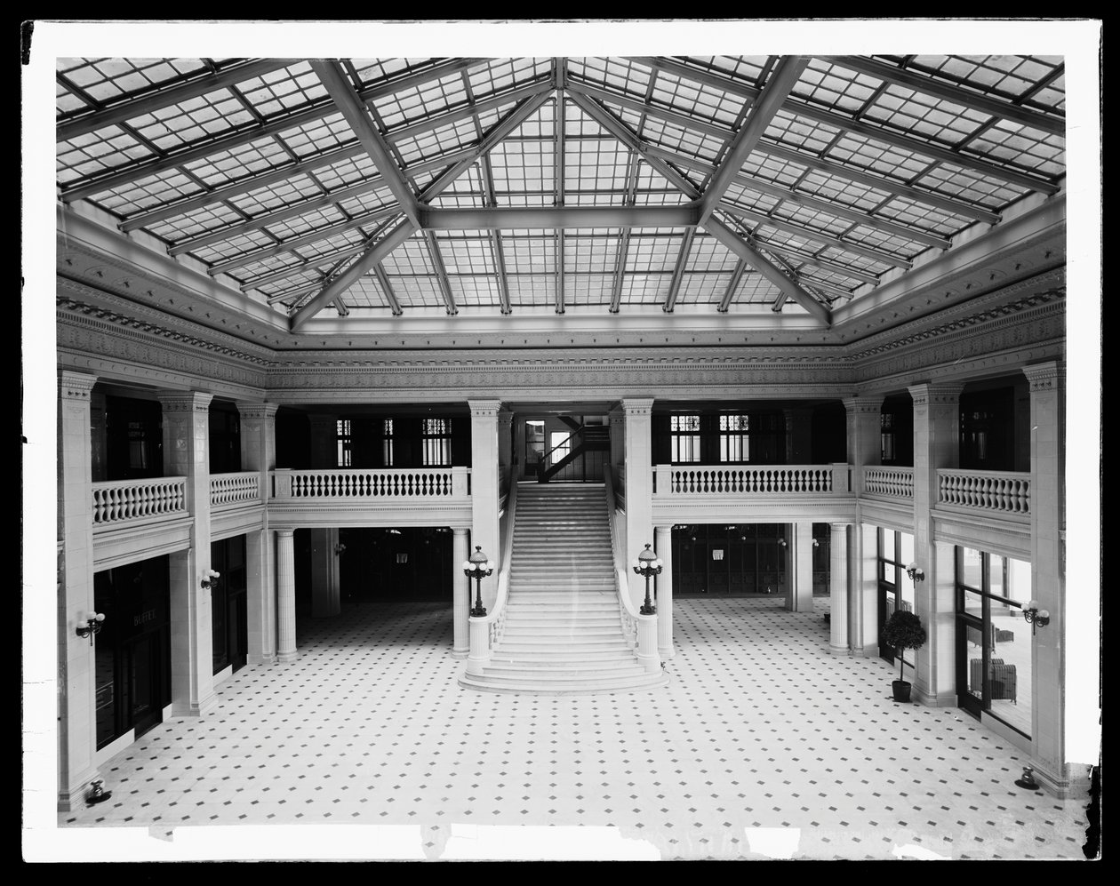 Illinois Theatre Building, Chicago, Illinois, USA, cca 1905 (černobílá fotografie) od Barnes and Crosby