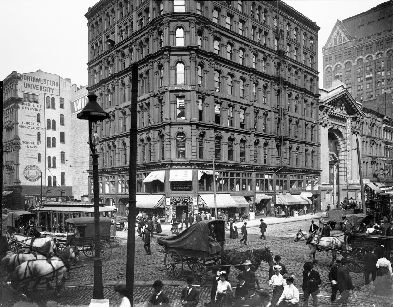 Randolph and Dearborn Streets, Chicago, Illinois, USA, cca 1900 (černobílá fotografie) od Barnes and Crosby