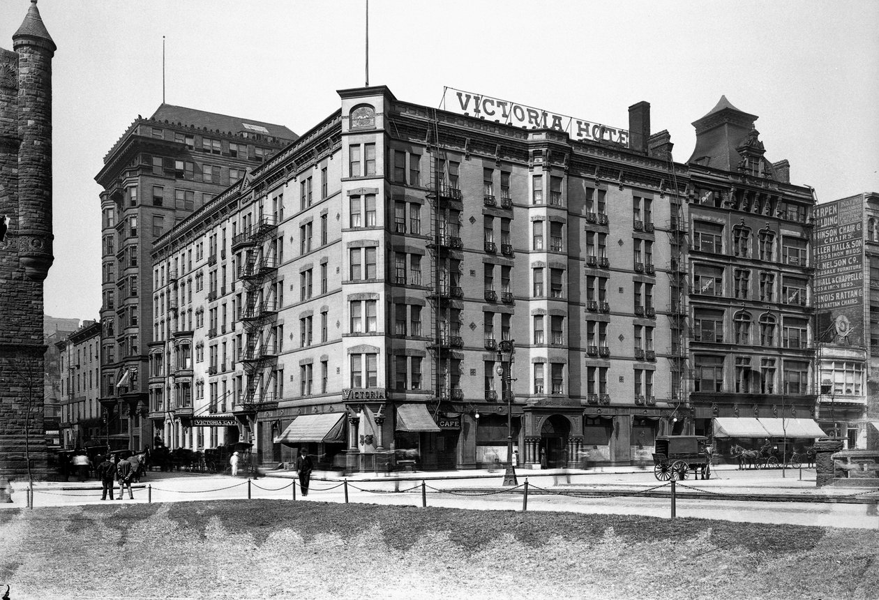 Victoria Hotel, Chicago, Illinois, USA, cca 1900 (černobílá fotografie) od Barnes and Crosby