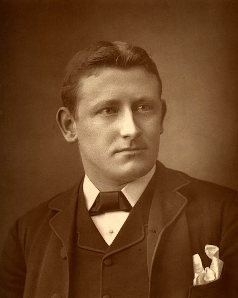 Austin Brereton, britský autor, 1886 od Barraud