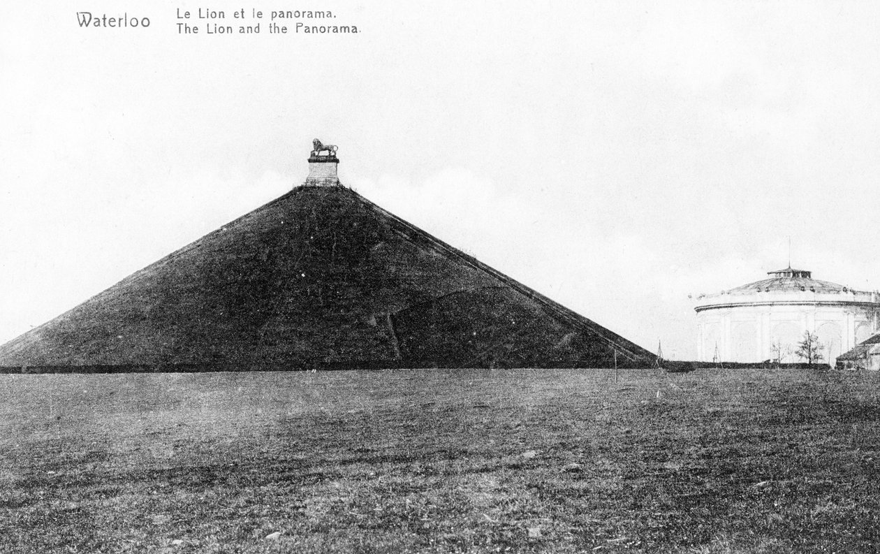 Butte du Lion (Lví mohyla) a Panorama u Waterloo, pamětní pohlednice, kolem roku 1912 (fotolito) od Belgian Photographer