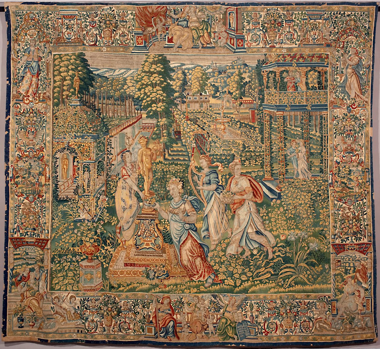 Dary Pomone (Pomona) nymfa ovoce Tapiserie bruselských výrobců. Genes 16. století, Musei di Strada Nuova od Belgian School
