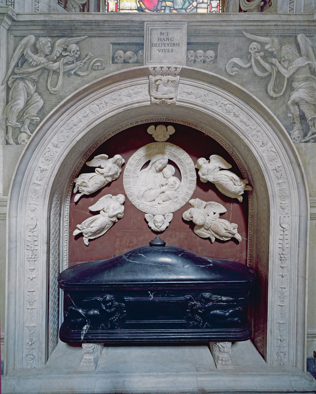 Hrobka Filippa Strozziho (1428-91) v kapli Strozzi, 1491-95 (mramor) od Benedetto da Maiano