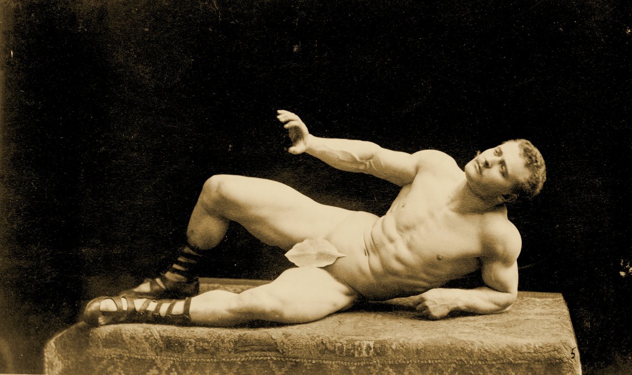 Eugen Sandow, v klasické starověké řecko-římské póze s fíkovým listem, kolem roku 1894 od Benjamin J. Falk