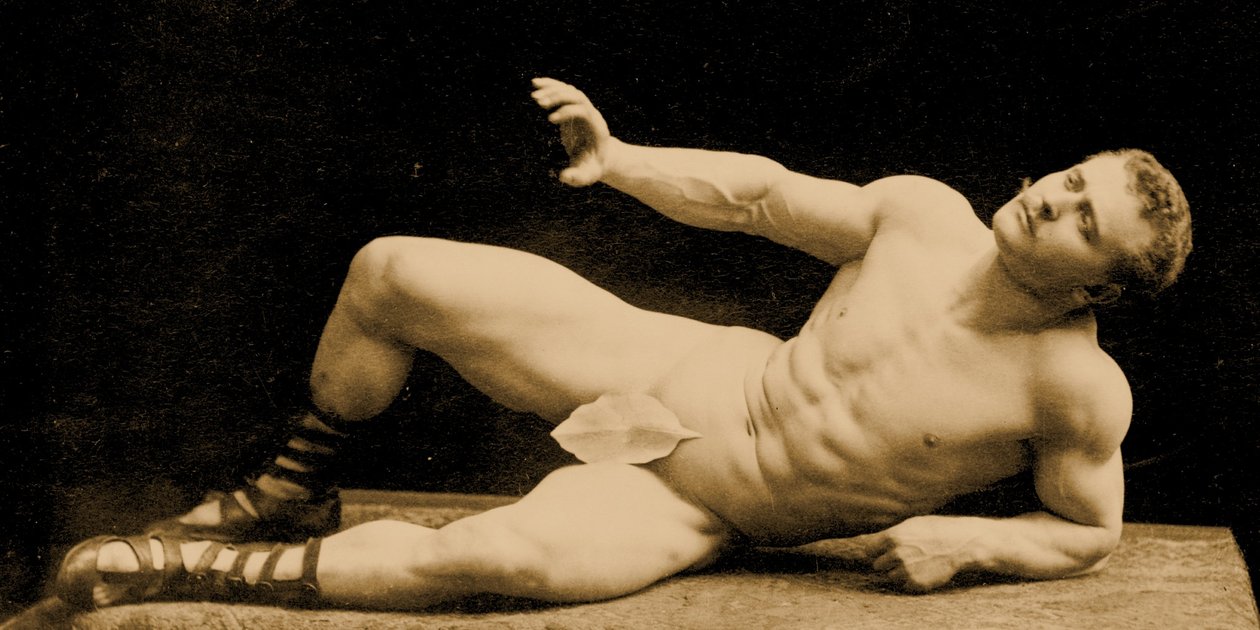 Eugen Sandow, v klasické starověké řecko-římské póze s fíkovým listem, kolem roku 1894 od Benjamin J. Falk