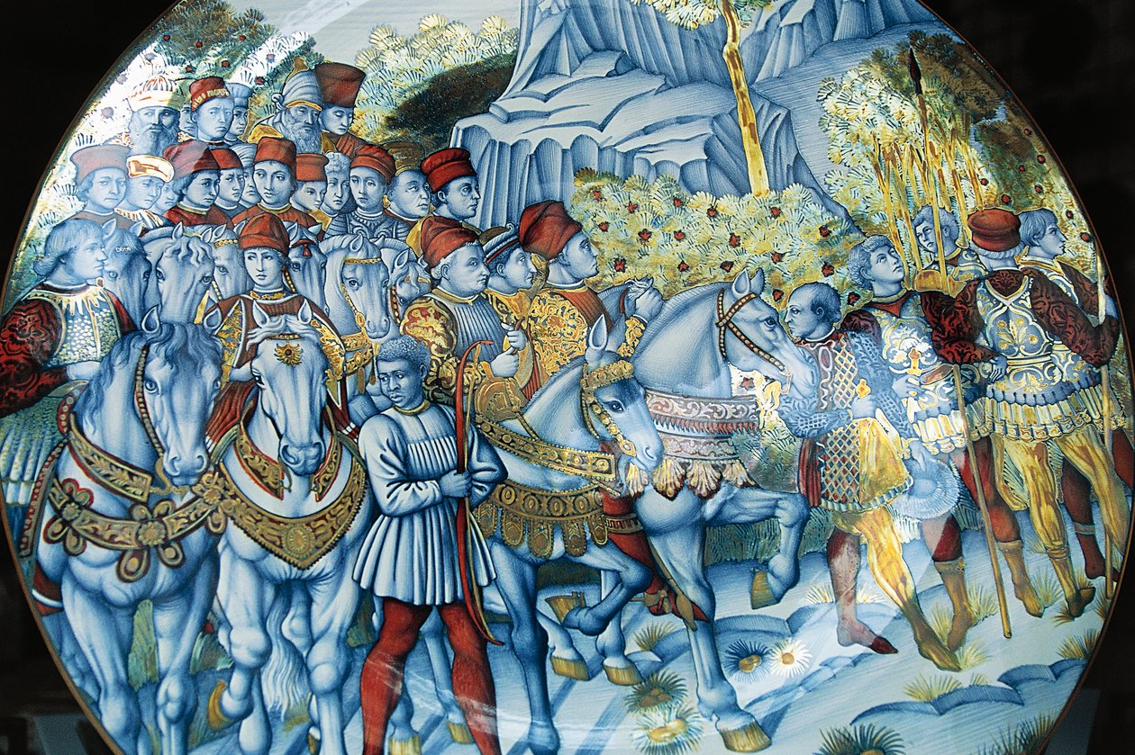 Majolikový talíř zobrazující Procesí Tří králů, Benozzo Gozzoli (cca 1420-1497), řemesla Gualdo Tadino, Umbrie, Itálie od Benozzo di Lese di Sandro Gozzoli