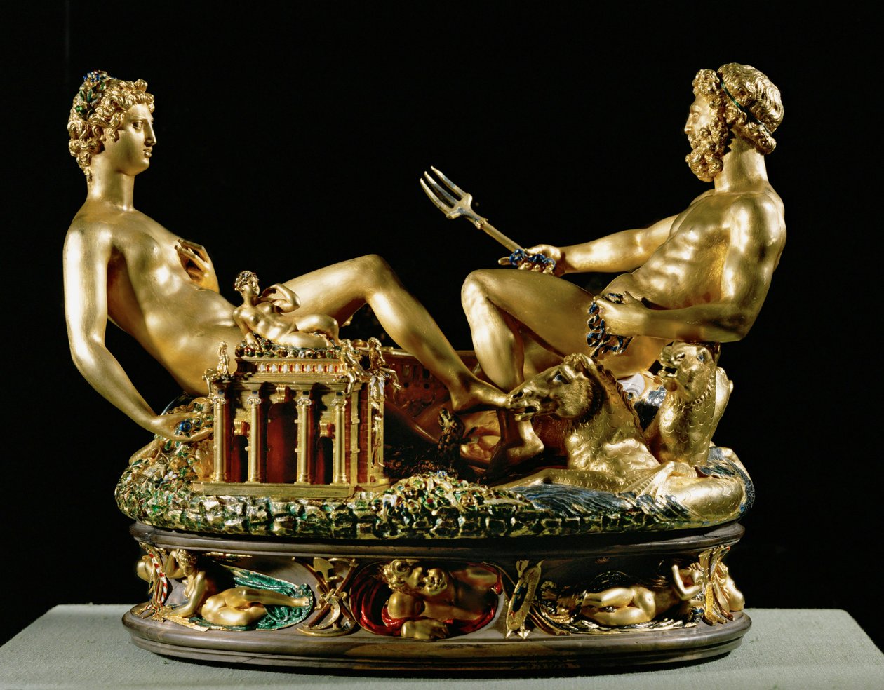 Saliera, solnička (Zlato, niello a ebenový podstavec) od Benvenuto Cellini
