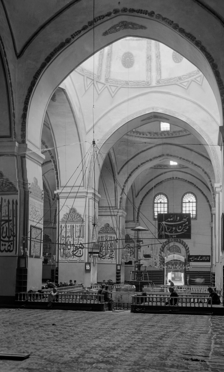 Interiér mešity Grand Camlica, Istanbul od Bernard F. Rogers