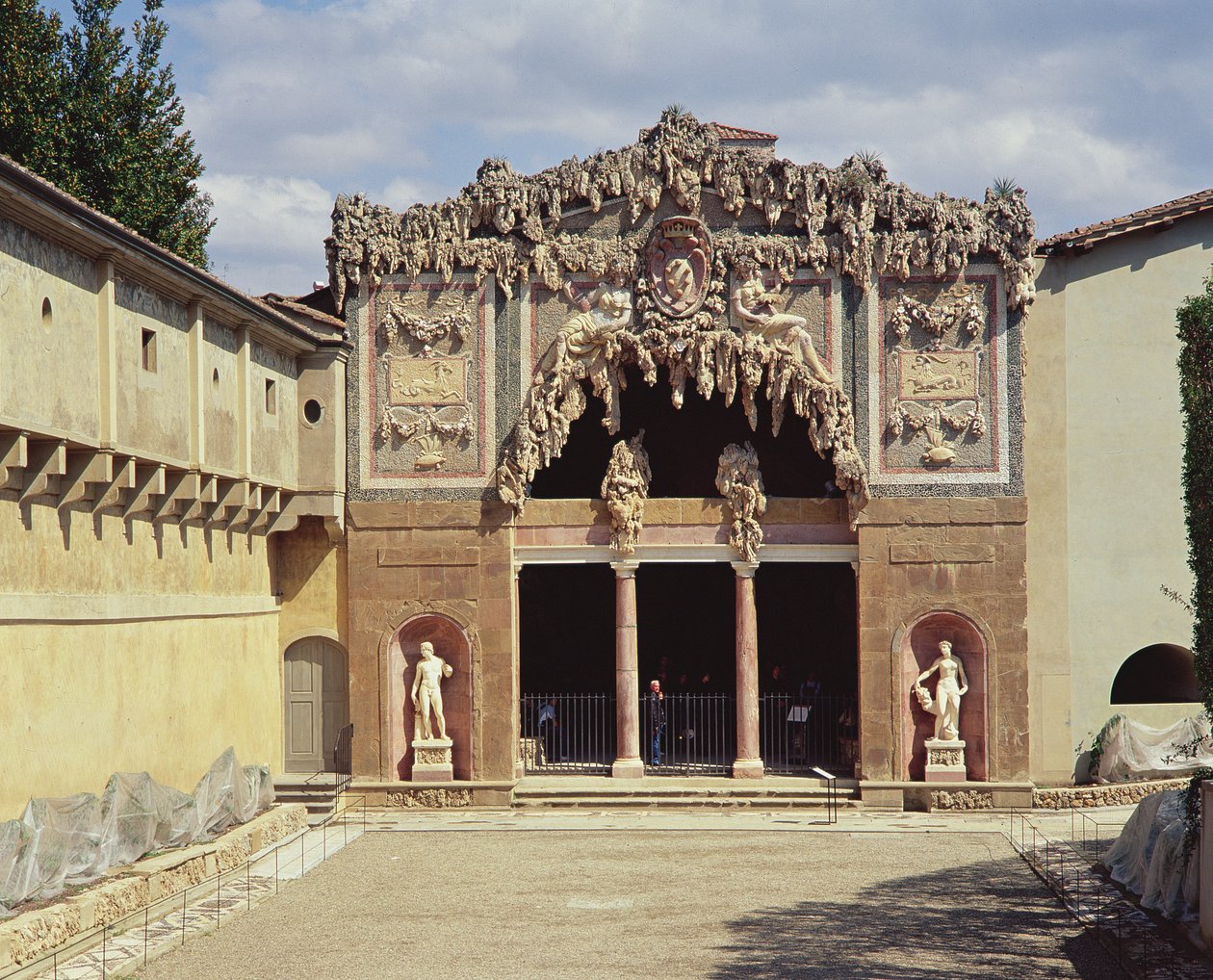 Buontalenti Grotto, navržená 1583-93 od Bernardo Buontalenti