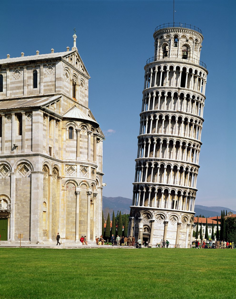 Pohled na šikmou věž od Bonannus of Pisa