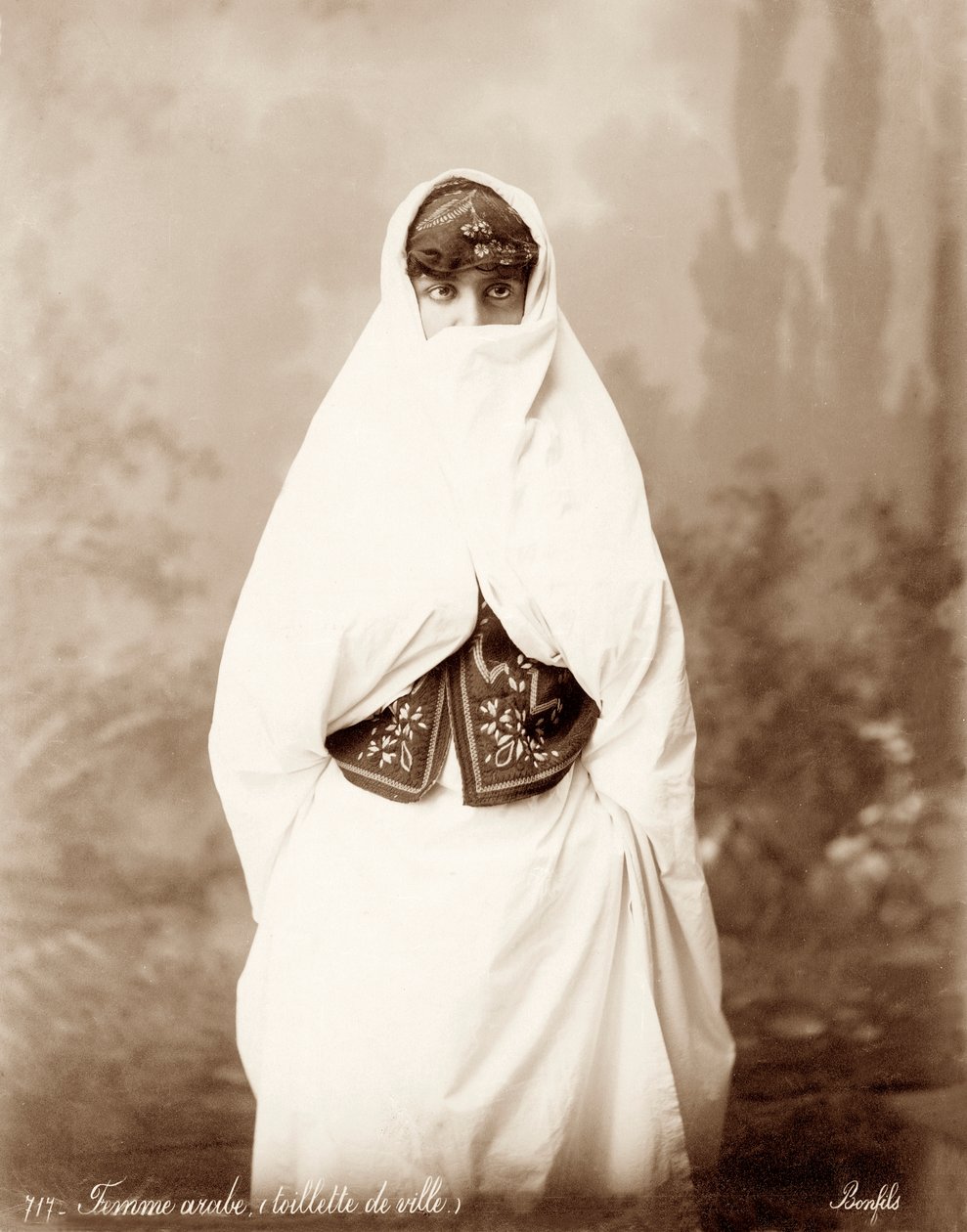 Žena v palestinském kostýmu, c.1867-98 od Bonfils Studio