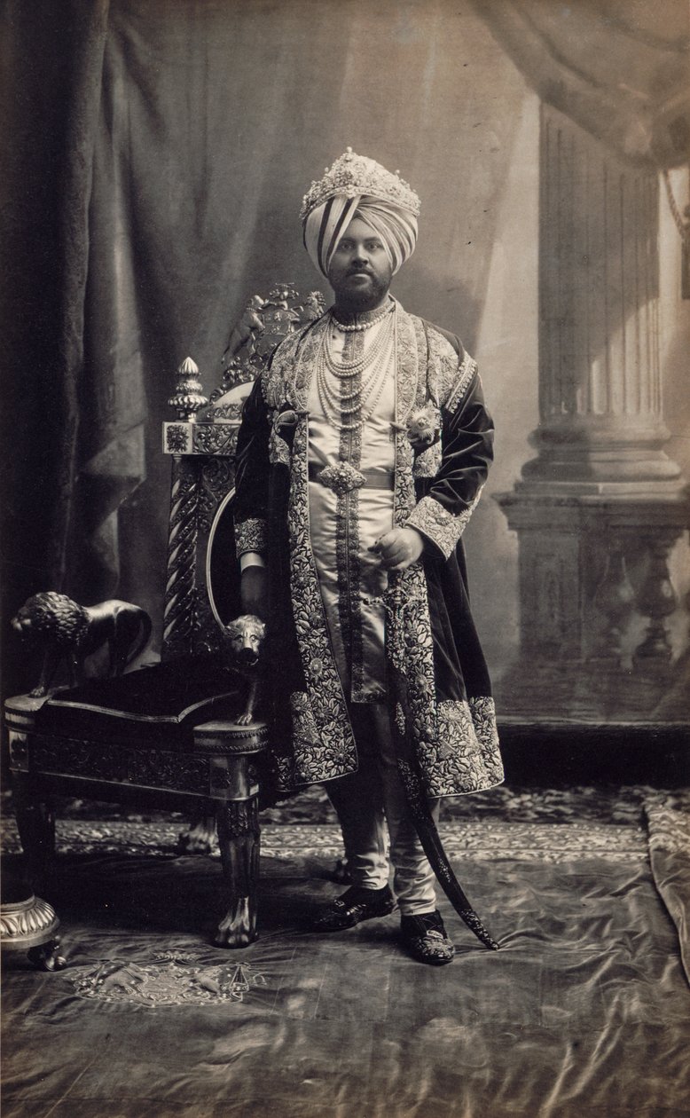 Mahárádža Džagatdžit Singh z Kapurthaly, asi 1903 (albumenový tisk) od Bourne & Shepherd