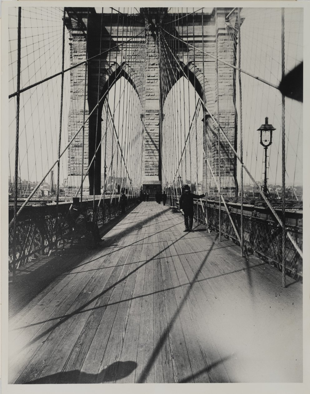 East River Bridge, 1888 (želatinový stříbrný tisk) od Breading G. Way