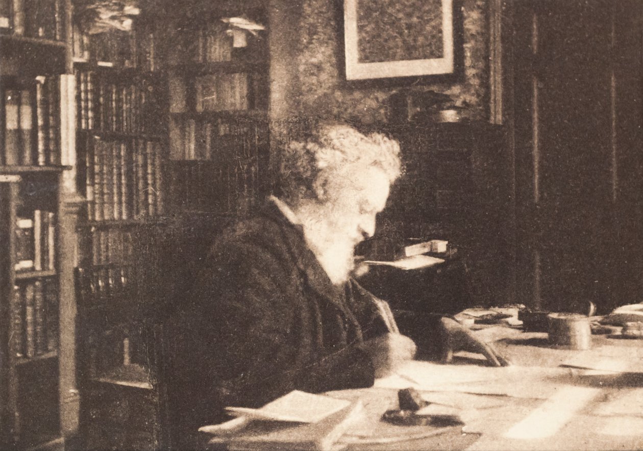 William Morris ve své knihovně v Kelmscott House, Hammersmith od British Photographer