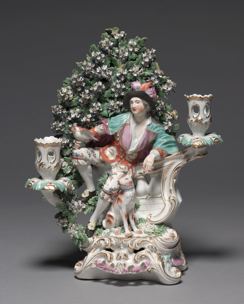 Svícen s ovčákem a psem, výrobce Porcelain Factory Derby (období Chelsea-Derby), kolem 1775 (porcelán z jemné pasty) od British School