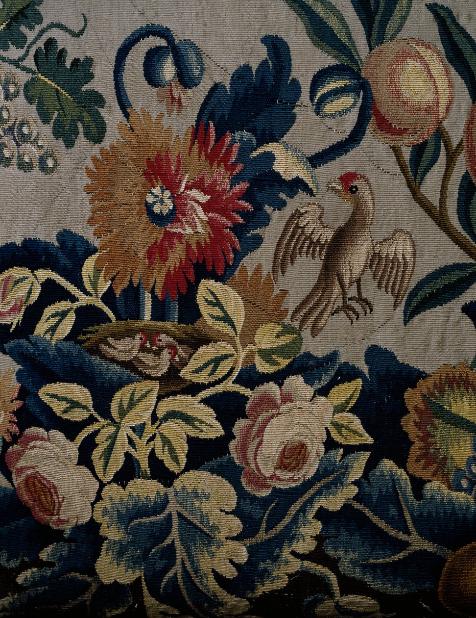 Květinový vzor, detail z čalounění pohovky ve stylu George I, cca 1725, Velká Británie od British School