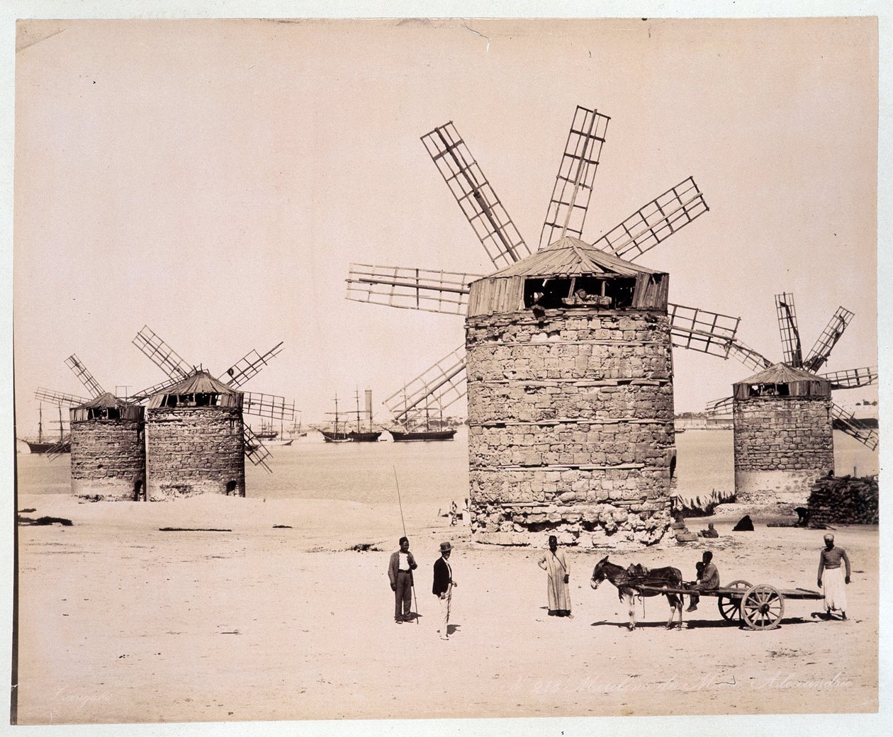 Moulins a Alexandria - fotografie bratří Zangali, konec 19. století od Brothers Zangaki