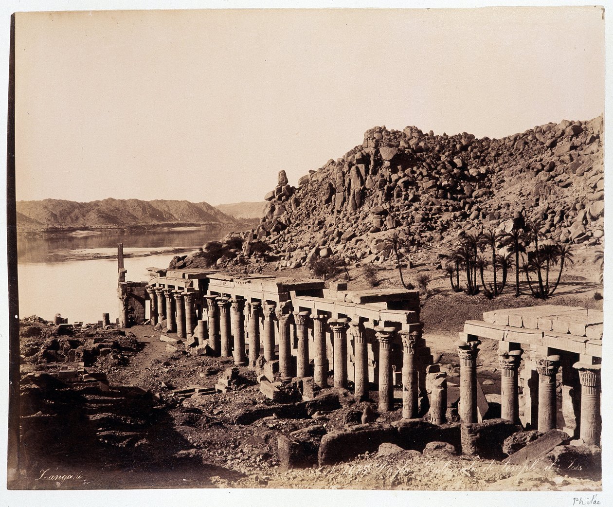 Ruiny chrámu Isis v Egyptě - fotografie bratří Zangali, konec 19. století od Brothers Zangaki
