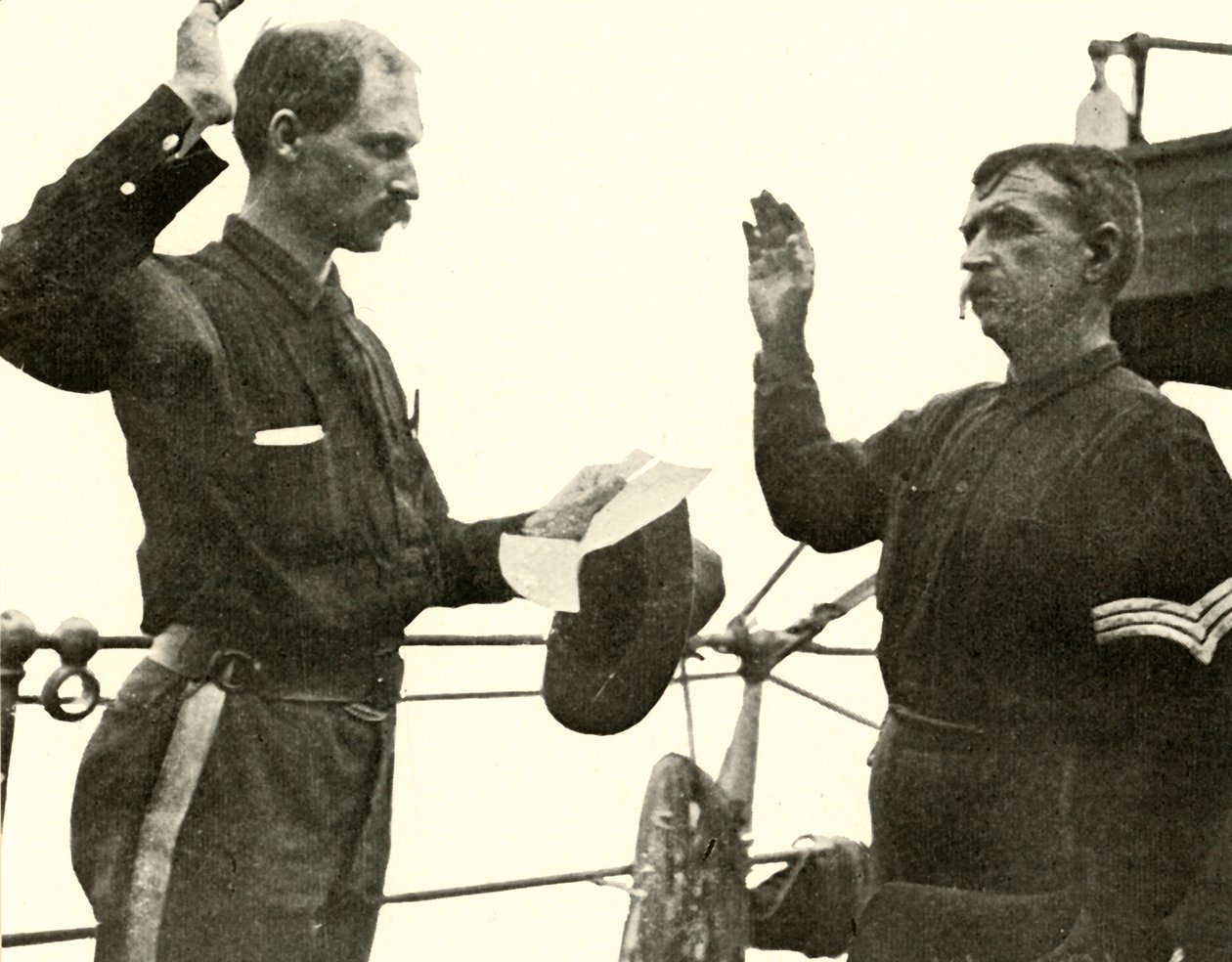 Poručík Lewis Reenlisting Thomas Dixon, španělsko-americká válka, 19. června 1898, 1899. od Burr McIntosh