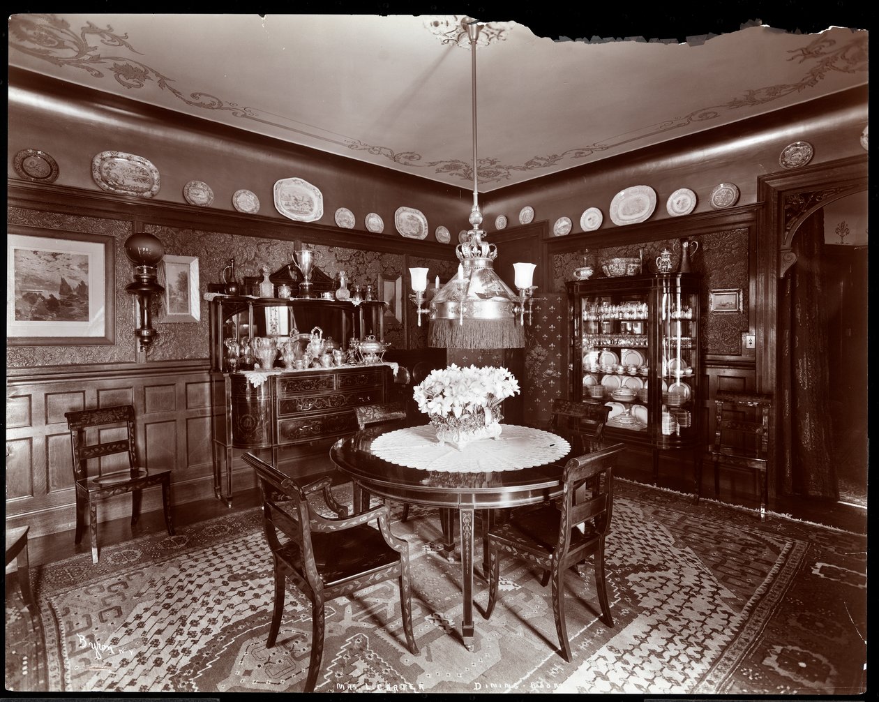 Jídelna v rezidenci paní Leslie Carterové v New Yorku, 1903 (stříbrný želatinový tisk) od Byron Company