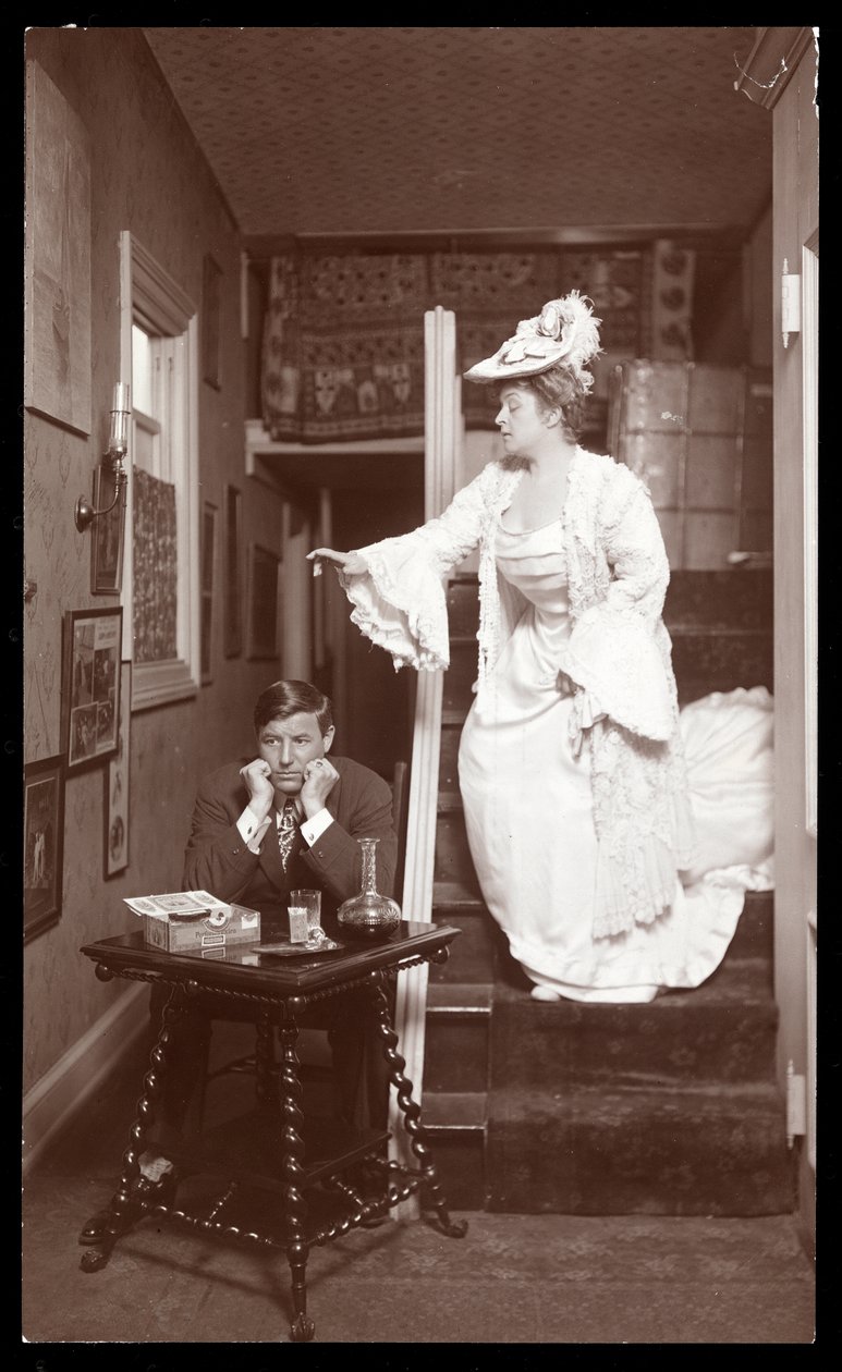 Amelia Bingham a C. Richmond pózují v jejím bytě, 1905 (stříbrný želatinový tisk) od Byron Company