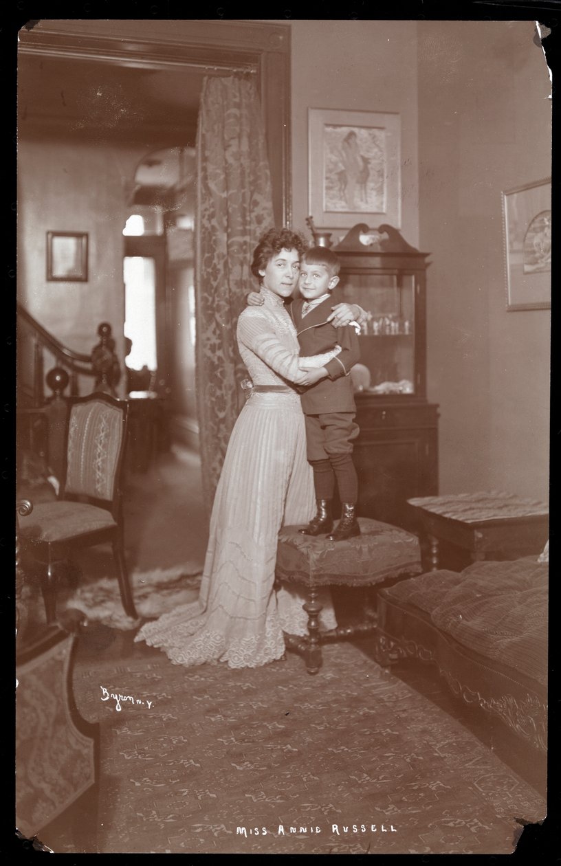 Annie Russell, kolem roku 1900 od Byron Company