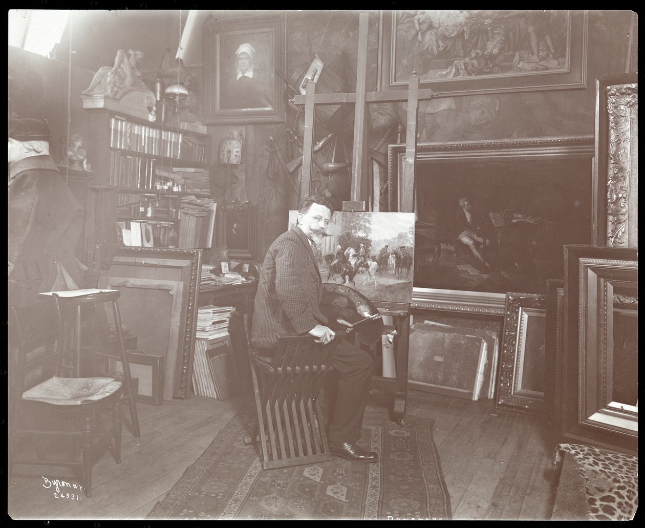 Umělec pracuje na obraze, 1907 (stříbrný želatinový tisk) od Byron Company