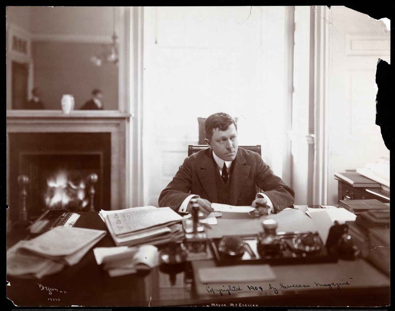 Mayor McClellan, 1904 (stříbrný želatinový tisk) od Byron Company